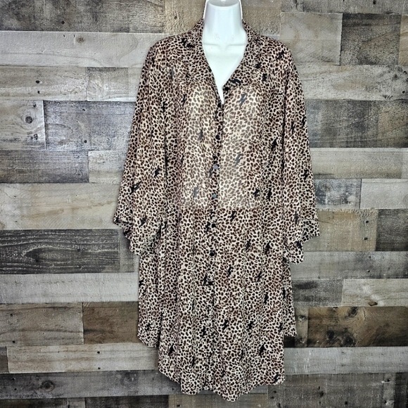 Torrid Sheer Leopard Print Lightning Bolts Top Women's Size 6 - Picture 1 of 10